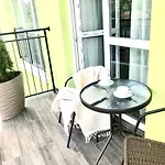 Апартаменты Osapart Romantic In The Complex Great Britain Львов