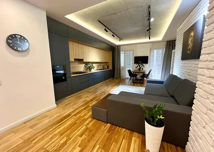 Osapart Romantic In The Complex Great Britain * לבוב