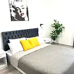 Apartment Osapart Romantic In The Complex Great Britain *